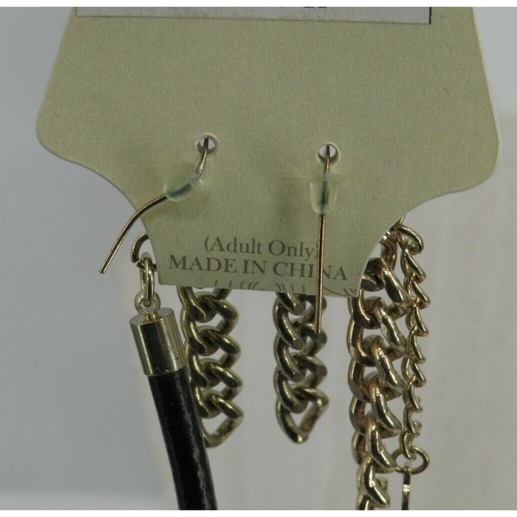 NWT EFM NECKLACE & EARRING SET Gold Tone Chain Faux Leather Statement Flower - Picture 6 of 6